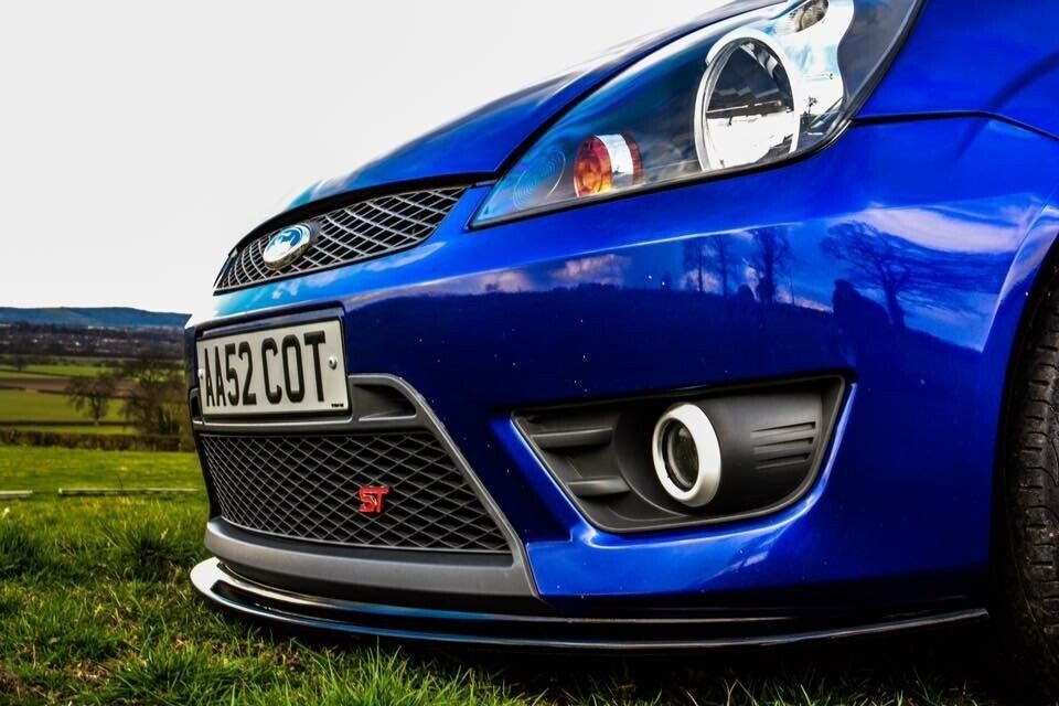 TRC Front Splitter for Ford Fiesta MK6 ST150 / Zetec S