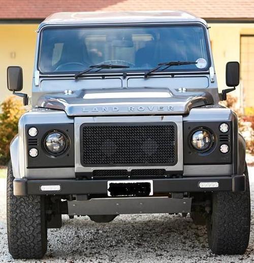 Zunsport Front BLACK Full Grille Set to fit  LR Defender 07 On